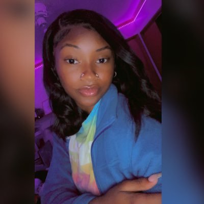 C/O 21👩🏽🎓| Saginaw Arts and Sciences Academy💙| P/SG Gaurd| 2nd Dream Team✨|Work hard in silence and let the success make the noise🥱|