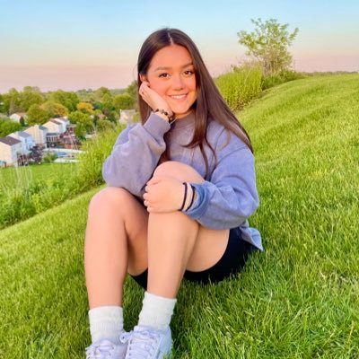 kylieearnold's profile picture. professional animal lover