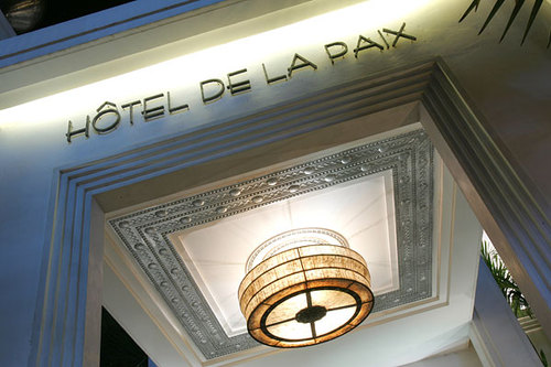 Hôtel de la Paix is Siem Reap´s most stylish contemporary hotel fusing ancient Khmer influences with modern art deco design