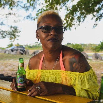 Radio host on ZDK 97.1fm Antigua and Barbuda🇦🇬🇬🇧…music soothes my soul! live your truth and you’ll be happy! Mother, grandmother, teacher and much more 💋
