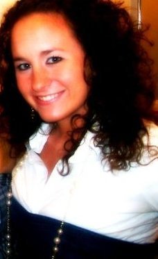 Lover of dazzling design, true friends, great food, good reads, and worldwide running :P