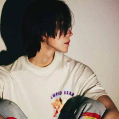 CAqMrwRfvVzIc2O's profile picture. 君子坦荡荡