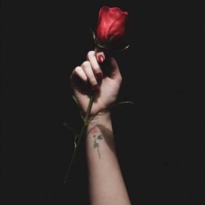 ‘ اللهُم بدل اقدارنا الى الأجمل 🖤