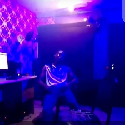 Mauriceban1's profile picture. just smile 😊.
@vibezkids