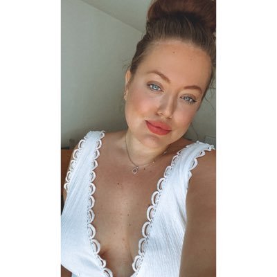 sarahloubarson's profile picture. sc; sarahloubarson|