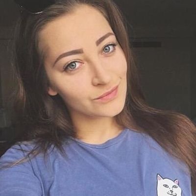 je suis une personne simpatique et très amusante 🤗🤗🤗