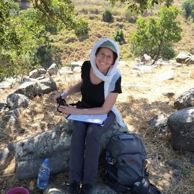 Archéologue - Chargée de cours à l'Université de Genève (UNIGE) - Mégalithes d'ici et d'ailleurs #yemen #lebanon #syria #jordan #switzerland