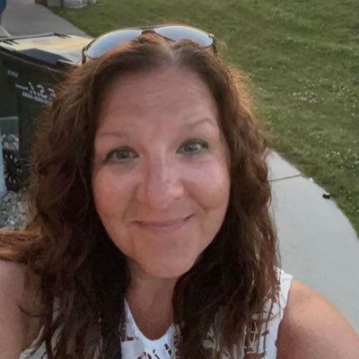 Esasssy's profile picture. 