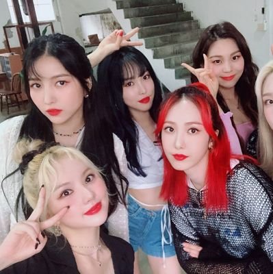 mentalmaknae's profile picture. GFRIEND 0T5
SOWON 소원
EUNHA 은하
YUJU 유주
SINB 신비
UMJI 엄지