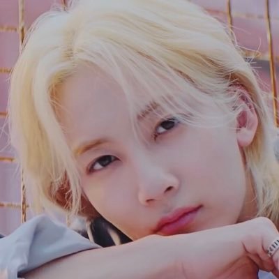 🌈 she/they/he 🌈 7teen 🌈 jungwoo, haechan, jeonghan, namjoon and taehyun’s partner 🌈 ult txt + nct + svt 🌈 others/casual: bts, atz, æspa, en-, ptg + more 🌈