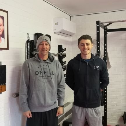 Personal training in Alton, Hants. Inside & outside well equipped gym, plus martial arts & mobile 121 at your own venue.
We specialise in HIIT for busy people!