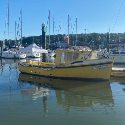 Serving the Solent with gorgeous whippy ice cream / soft scoop and lollies. find us at at Osbourne Bay! we collect for and donate to all independent lifeboats.