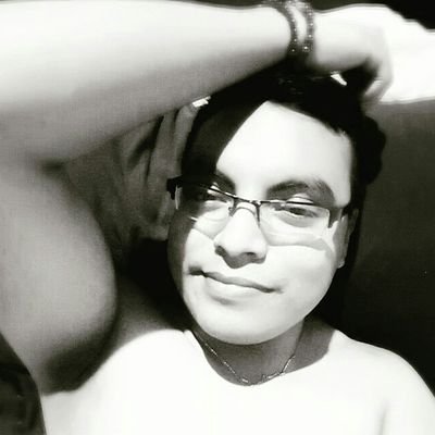 Todos somos como una luna... tenemos.un lado que no mostramos a todos...