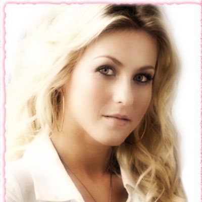 Just a country girl from a small country town. Veterinarian and lover of wine. #MCRP #21+ #Parody
