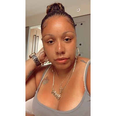 iTSBEEZYBiTCH's profile picture. 🍃🍂