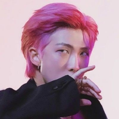 pinkhairdonam's profile picture. 