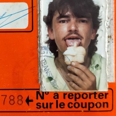 Je suis journaliste , virologue , épidémiologiste . Et à mes heures perdues,routier et j'emmerde les Sachants des réseaux sociaux 😉