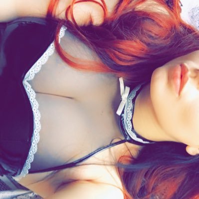 Your favourite horny Redhead ⭐️ check my 🌶 links ⬇️ *when you join my OF mention twitter for a explicit treat* I can only respond on OF messages!