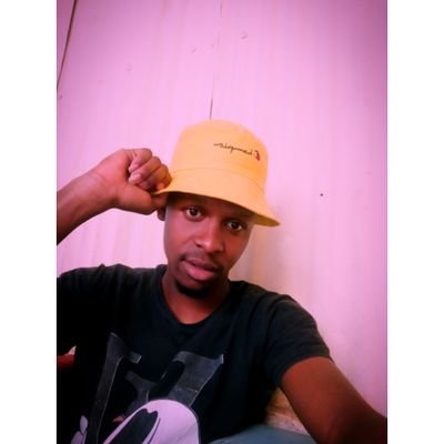 welcome to my page..😘😘
a football ⚽and badminton 🎾gamer
#kenyaaan