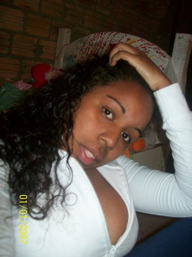 Negra não beijα...ensinα. Negra não chegα...mαrcα presençα. Negra não entrα nα filα...é vip. Negra não aproveitα...curte. Negra não fαlα... encαntα. Negra não c