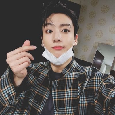 NaOmIarmy_'s profile picture. she/her✨ _ army💜 _ ot⁷ 

 “Don’t be trapped in someone else’s dream.” – V