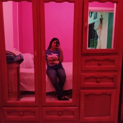 Kim_floress_'s profile picture. ✨Midnight City–M83🛐✨
🍃JH🍃
🥀Dancer🥀
👑La morra de los signos zodiacales 👑