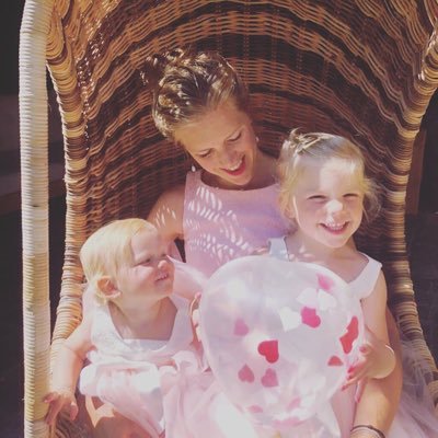 ♥ Twitterde, trotse & sportieve mama van 3 dochters - beweegcoach bij ViaVie Welzijn/ JOGG regisseur ♥