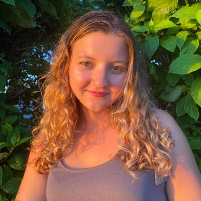 samanthaeileenn's profile picture. she/her