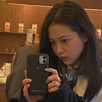 abacradaboo's profile picture. ย้าย @fallonthursdae