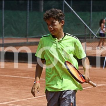 13 years old
Tennis player
@yonex.com