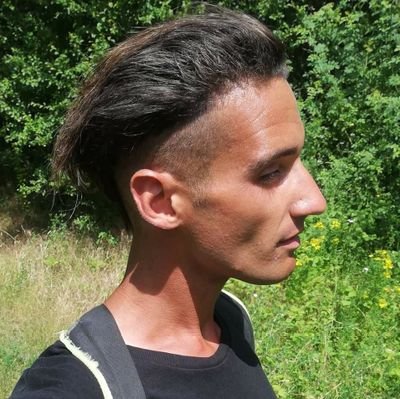 French Brazilian Autistic. Disability Justice and Mad Liberation/Anti-Psychiatry
Pansexual Queer🏳️🌈😘💖💛💙