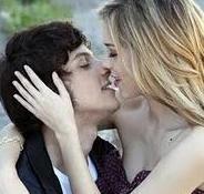 -Um FC para a nossa linda @Sophiaabrahao e nosso lindo @ChayLeao ! Amo tanto vocês! Vocês  neim tem ideia o quanto  ♥ '