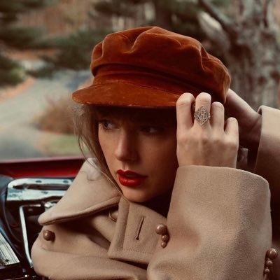 swiftie (Taylor’s version) ✨                          Red tv out 19.November 🧣🧣