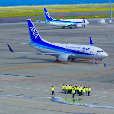 航空会社はANA EVA Lufthansaがすきです。ベースは伊丹／関空でたまに八尾も行きます。ANAの全部 が大好きです。