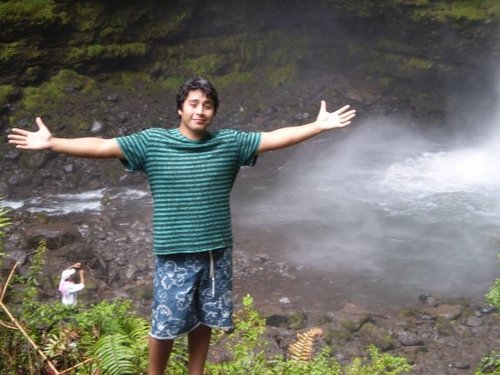 27 años. Ingeniero de Ejecución en Informática, gusto por la programación, fanático de mirar películas y Leer Blogs de Ciencia y Tecnología.