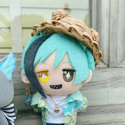 ぬいちゃん沼にずぶずぶハマってしまった自由人(成人済)ぬいちゃん専用のアカウントを作ってしまったり制作を始めたり人生狂わされております。特にツイステのフロリドにはまってます。本垢(基本鍵垢)→@kr_1126