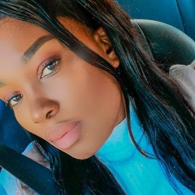 She's supreme 👑... Mother to a very handsome boy (Enzokuhle Lincoln) 😍 💑,music lover 🎶dancer who can't dance 💃 😝 😂...📚⚽Sport Science 💪🎓 from TUT