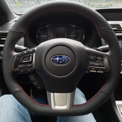 juliocarrer's profile picture. Apasionado de los autos y del jazz, abogado de profesión, amo la vida y el café; me gustan las plumas fuente, las lociones y los llaveros.
