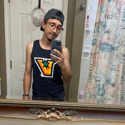 izz0710's profile picture. Living life one step at a time | 20