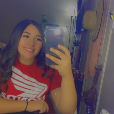 lexi_muniz24's profile picture. sc//lexi_muniz24