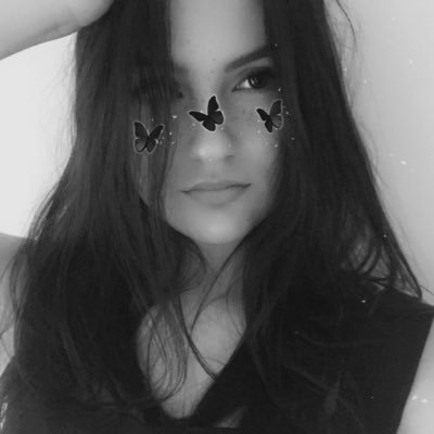 _amberr_rr's profile picture. i just play fortnite a lot | once in a blue moon a twitch streamer👇🏼