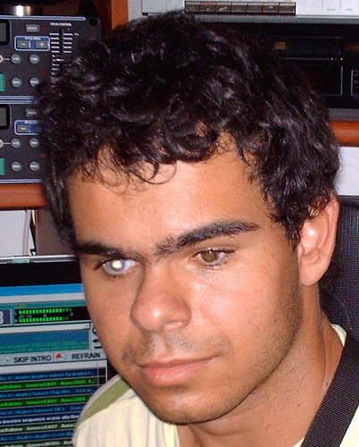 Broadcaster & Italian voice talent. Loves all forms of communication.