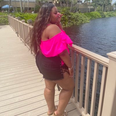 Carmeldrips's profile picture. Nobody cares, Work harder…IG:I.amniya