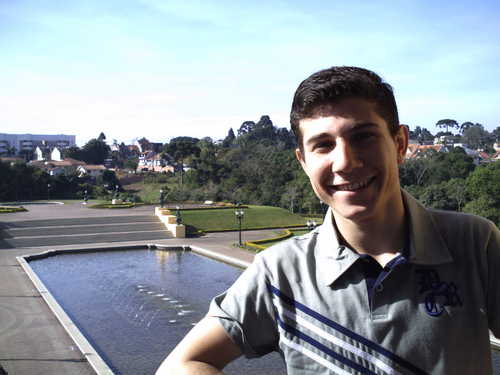 Momentos felizes constroem lembranças. Momentos difíceis constroem histórias!
