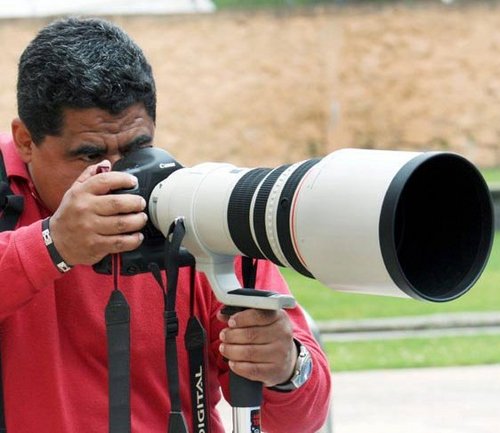 Director de PLATANEGRA.MX (Agencia Veracruzana de Fotografía), Motorista cazador de imágenes.