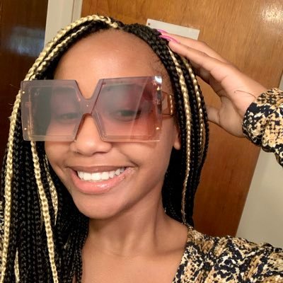 📸: _.its.kasey_ 👻: baddie.kayy01 18 year old queen 👸🏽 about that paper 💰