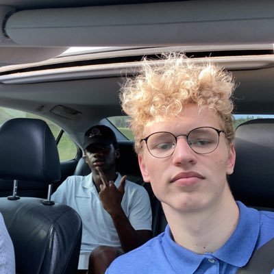 MacguireMcDuff's profile picture. insta: macguirevan
