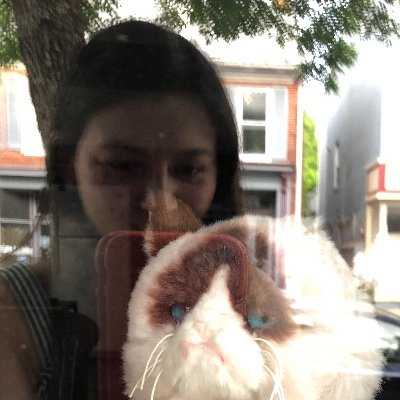 linamariareyesb's profile picture. 