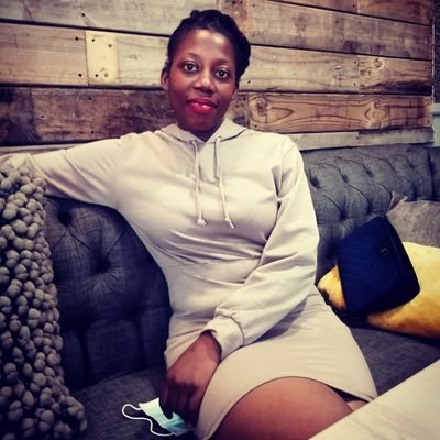 I'm a, life's good, dont complicate it kind of person. Unconventional, quirky and can be sarcastic at times. Caterer,Granola maker and writer of some sort.