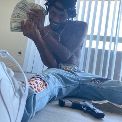 BiG KRA$H | YEA IM STILL FBE 🤷🏾♂️ WTF WRONG WITCHU
